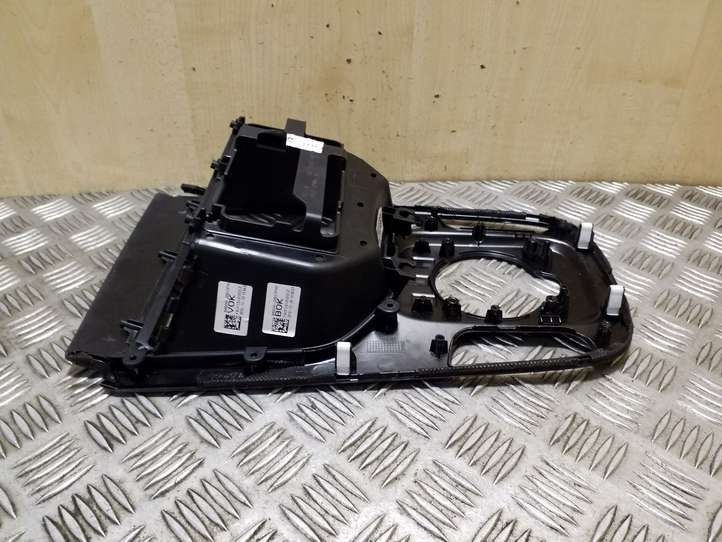 Kia Soul (2019 - )  84604J2810FHV Рамка рычага переключения передач