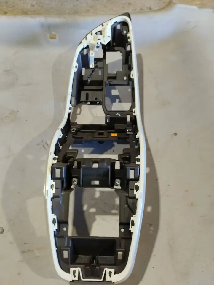 Renault Espace - Grand espace V (2014 - 2019) 969358862R Прочие детали салона — фото 1