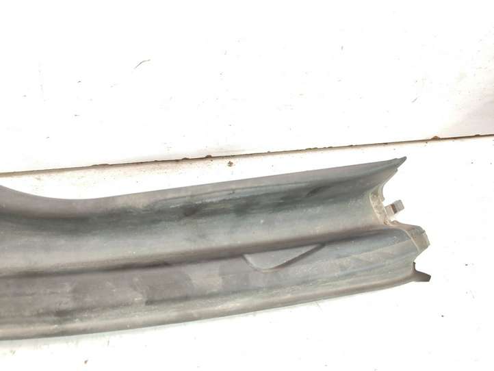 Renault Espace (2006 - 2012)  8200102798 Накладка на крыло