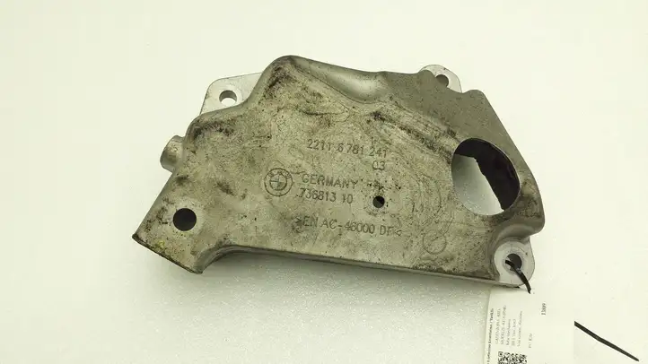 BMW 5 F10 F11 (2009 - 2016) 6781241 Кронштейн двигателя — фото 3