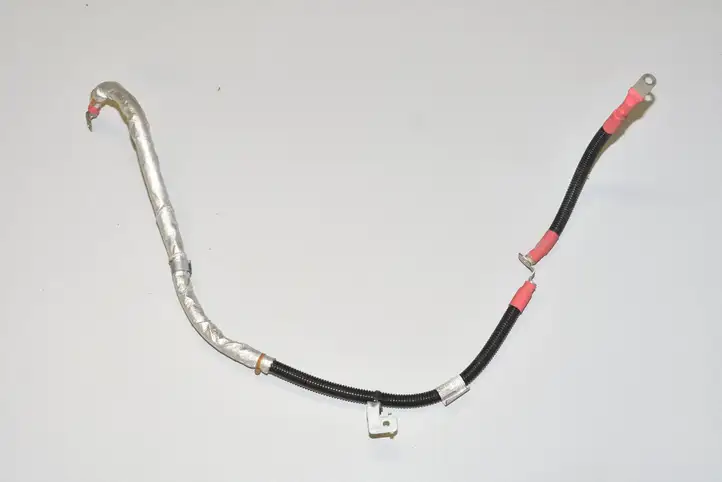 BMW 3 F30 F35 F31 (2012 - 2018) 7624618 Плюсовой провод аккумулятора — фото 1