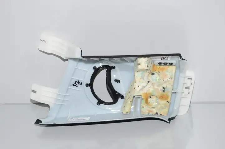 BMW M8 F91 F92 G14 G15 (2019 - ) 8076104 Верхняя обшивка стойки B — фото 4