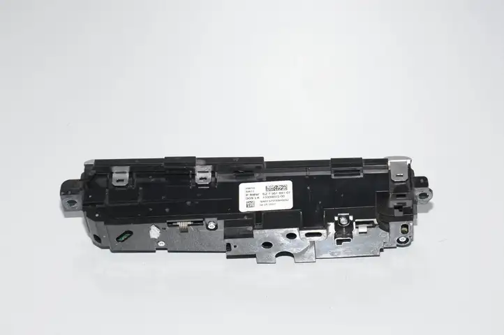 BMW 7 G11 G12 (2015 - 2022) 7951641 Другие включатели / ручки/ переключатели — фото 5
