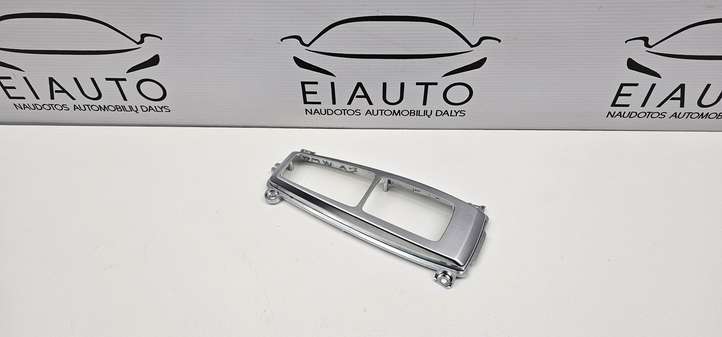 BMW X5 E70 (2006 - 2013)  6975467 Рамка рычага переключения передач