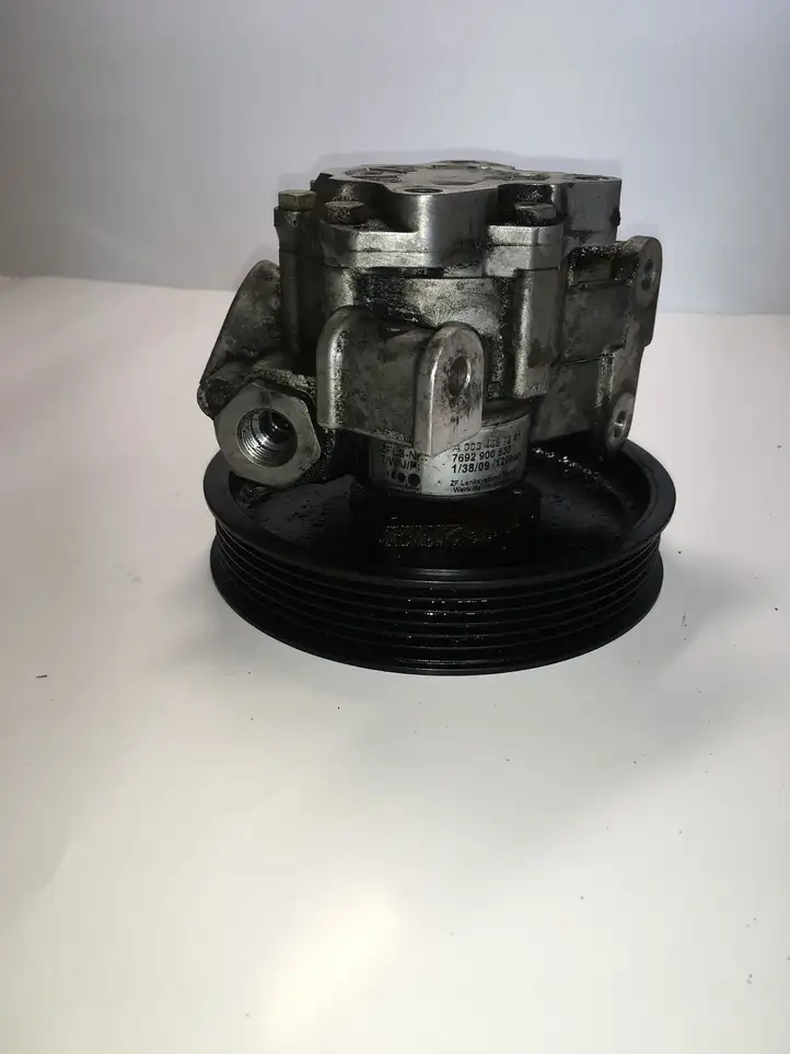 Mercedes-Benz Sprinter W901 W902 W903 W904 (1995 - 2007) A0034667201 Насос ГУР — фото 1