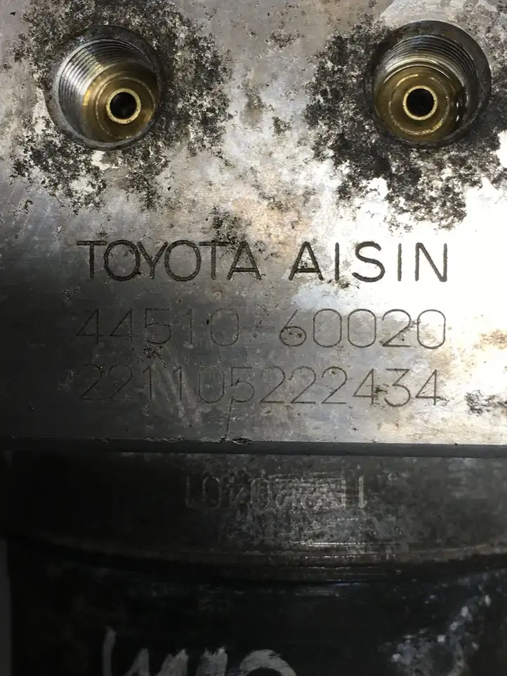 Toyota Land Cruiser (HDJ90) (1996 - 2002) 4451060020 ABS блок — фото 1