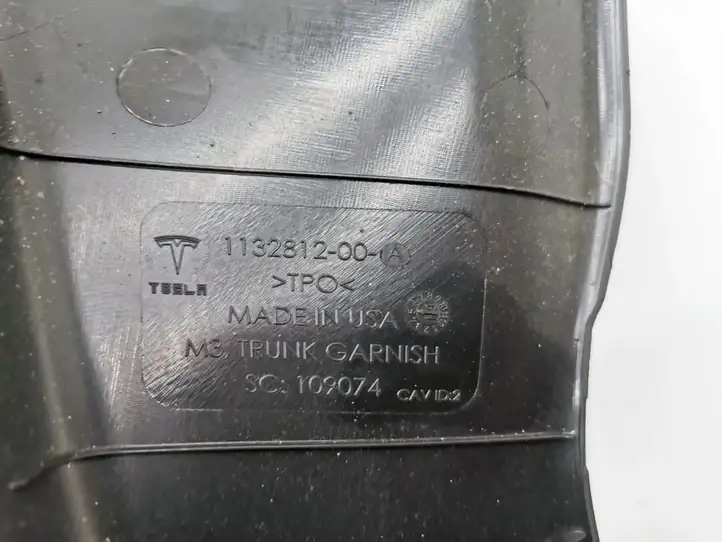 Tesla Model 3 (2017 - 2023)  1132812-00-A Другая деталь салона