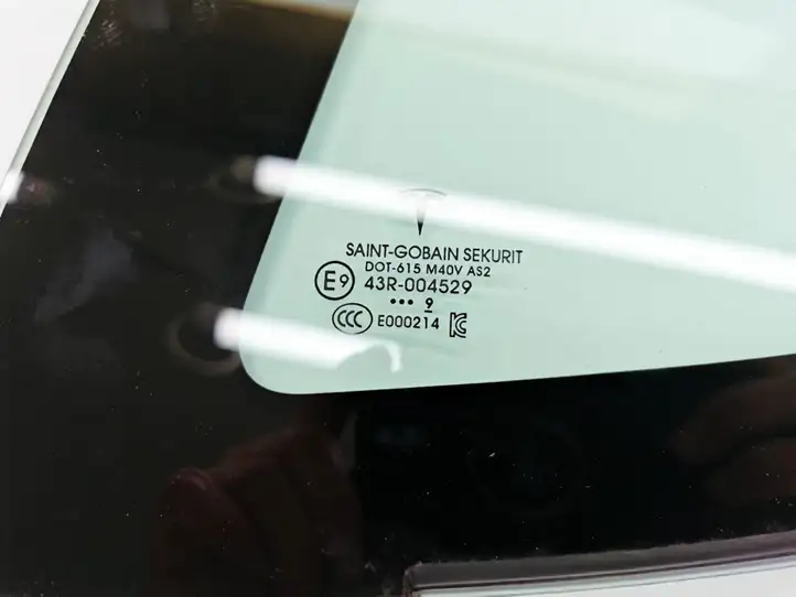 Tesla Model 3 (2017 - 2023) 1080703-00 Заднее боковое стекло — фото 4