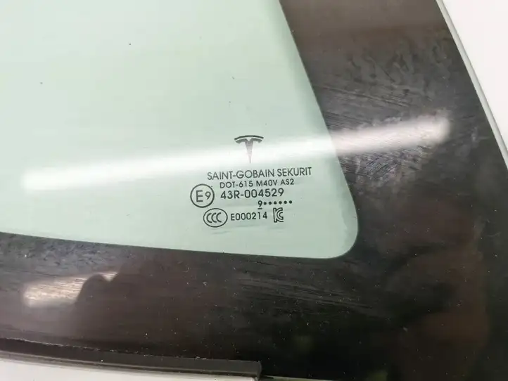 Tesla Model 3 (2017 - 2023) 1080706-00-H Заднее боковое стекло — фото 2