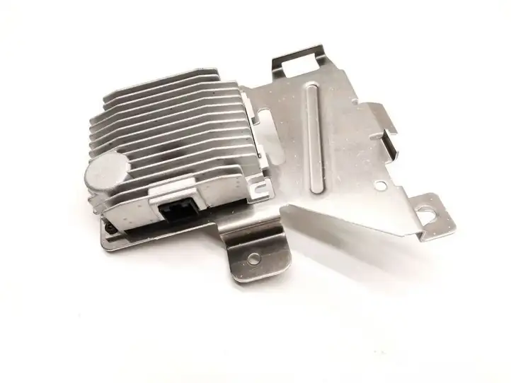 Porsche Taycan 9J1 (2019 - )  9J1035446E Звукоусилитель