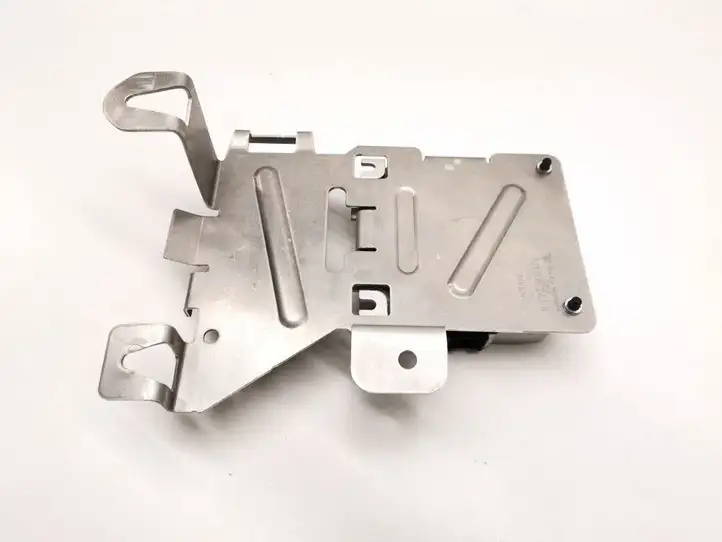 Porsche Taycan 9J1 (2019 - )  9J1035446E Звукоусилитель