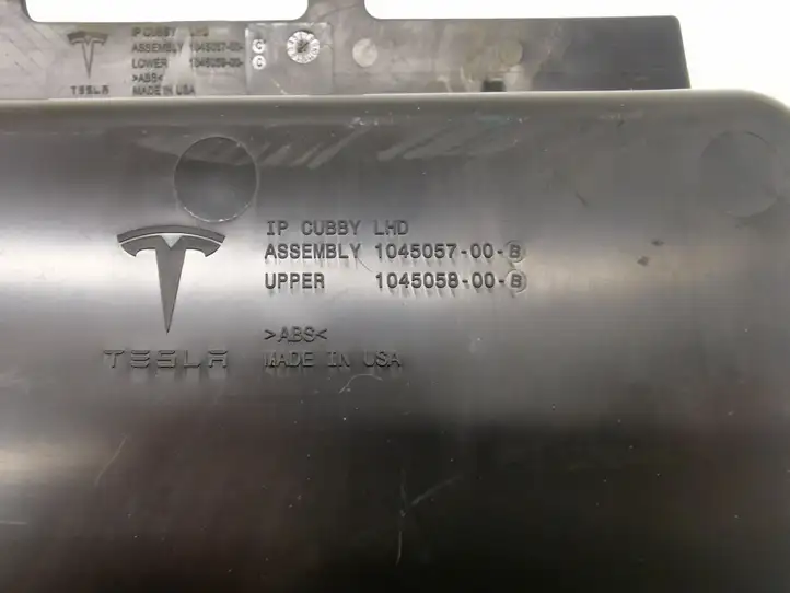 Tesla Model S (2016 - 2021) 1045057-00-B Прочие детали салона — фото 2