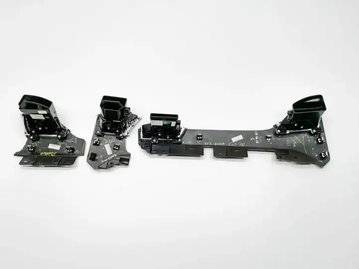 Tesla Model S (2016 - 2021) 6007628-00-c Боковой воздушный дефлектор — фото 3