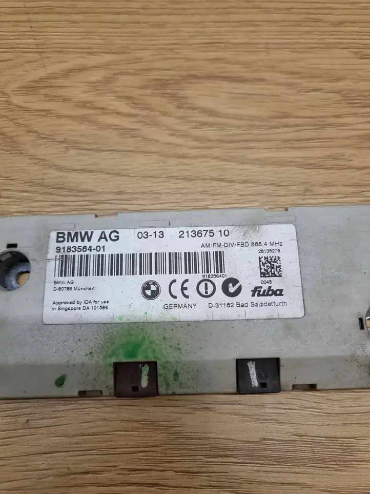 BMW 5 E60 E61 (2004 - 2010) 9183564 Усилитель антенны — фото 3