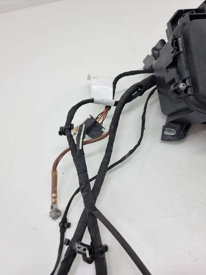 Mercedes-Benz EQA (2021 - )  A1775404307 Ящик предохранителей (комплект)