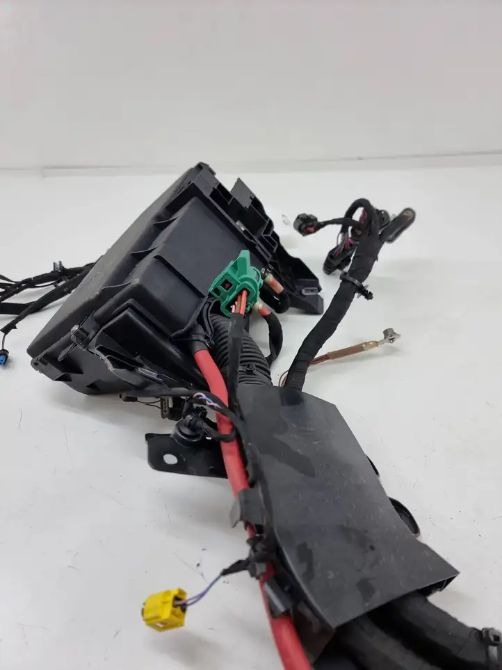 Mercedes-Benz EQA (2021 - )  A1775404307 Ящик предохранителей (комплект)