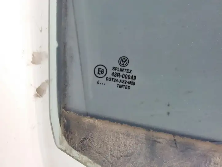 Volkswagen Golf IV (1998 - 2005)   Основное стекло задних дверей