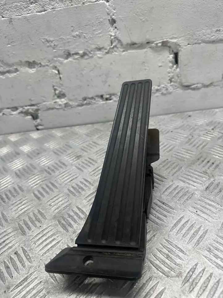 BMW X5 F15 (2013 - 2017) 6853175 Педаль акселератора — фото 1