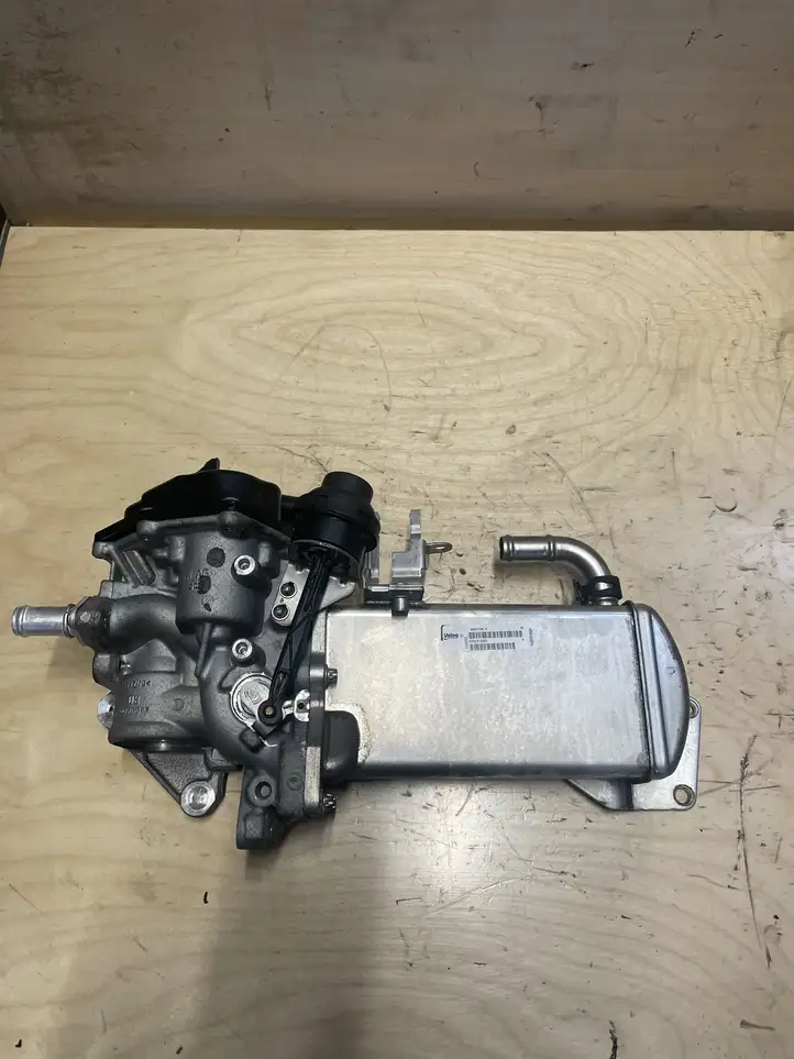 Audi A4 S4 B8 8K (2011 - 2015) V29041282 Охладитель клапана EGR — фото 4