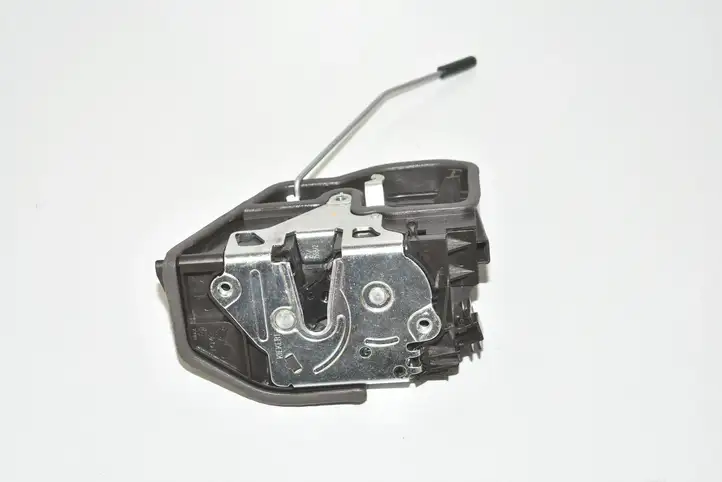 BMW 3 F30 F35 F31 (2012 - 2018) 7229459 Замок задней двери — фото 3