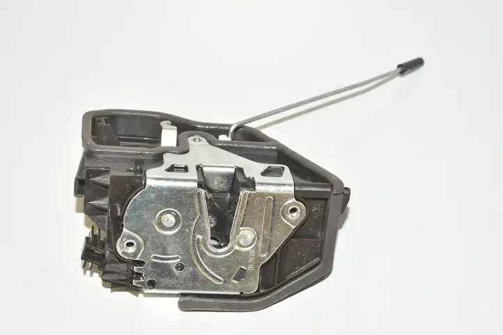 BMW 3 F30 F35 F31 (2012 - 2018) 7229460 Замок задней двери — фото 3
