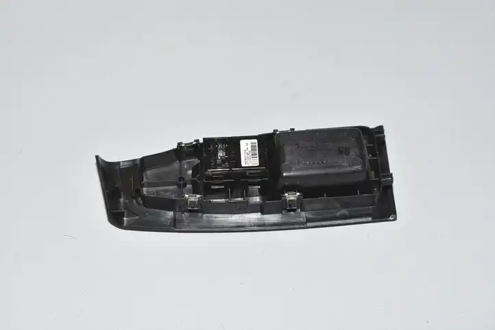 BMW 2 F45 (2014 - 2021) Блок кнопок стеклоподъемников — фото 2