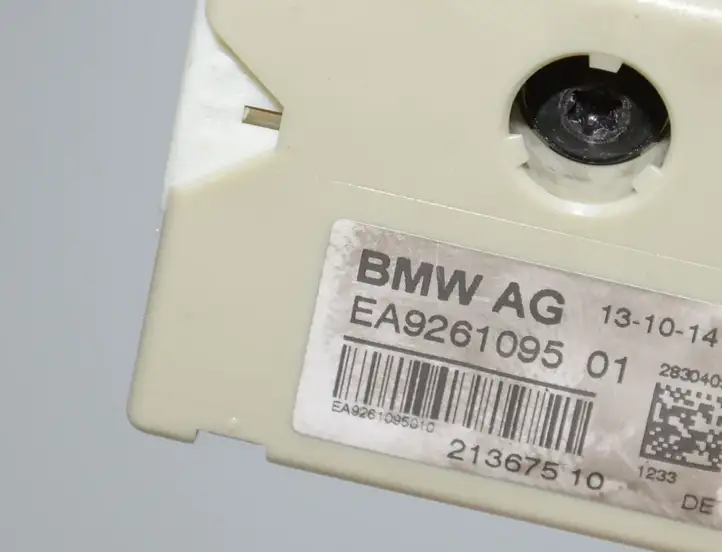 BMW 5 F10 F11 (2009 - 2016) 65209261095 Усилитель антенны — фото 5