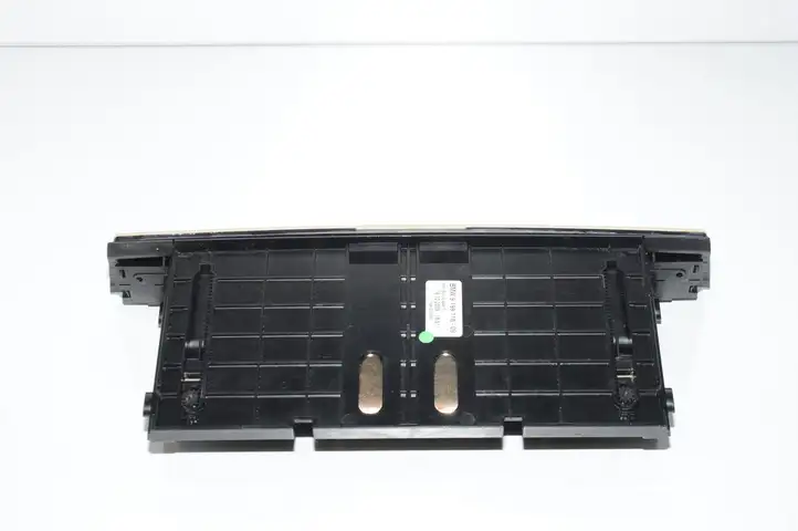 BMW 5 GT F07 (2010 - 2017) 9199118 Вещевой ящик — фото 3
