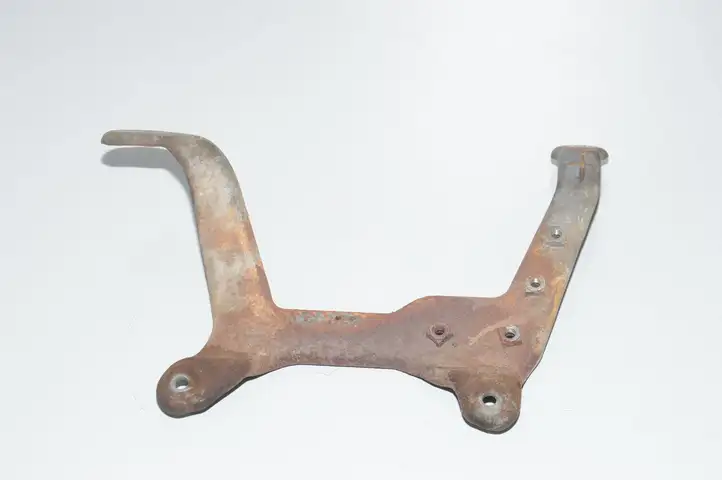BMW i3 (2013 - ) 8530095 Прочие детали моторного отсека — фото 4