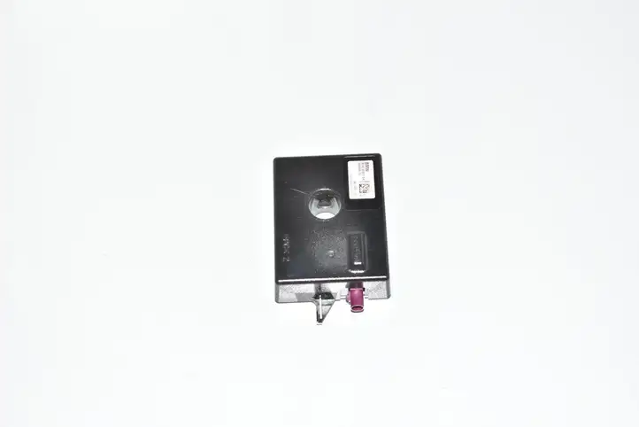 BMW 5 F10 F11 (2009 - 2016) Усилитель антенны — фото 2