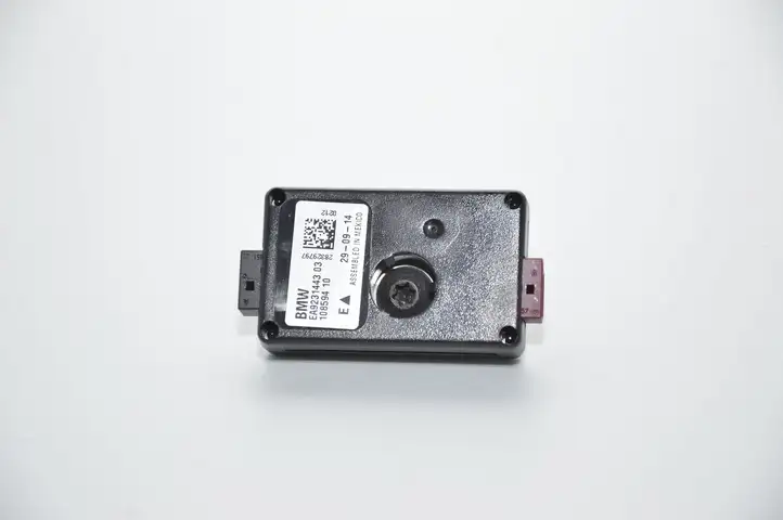 BMW 3 F30 F35 F31 (2012 - 2018) 9231443 Усилитель антенны — фото 1
