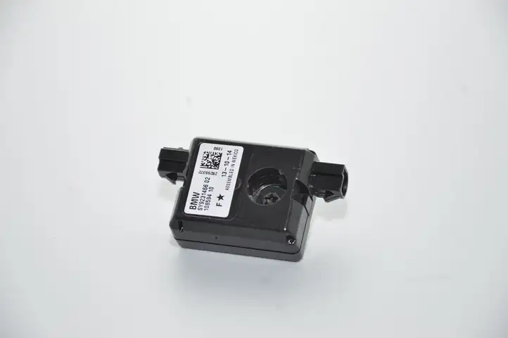 BMW 3 F30 F35 F31 (2012 - 2018) 9231466 Усилитель антенны — фото 2