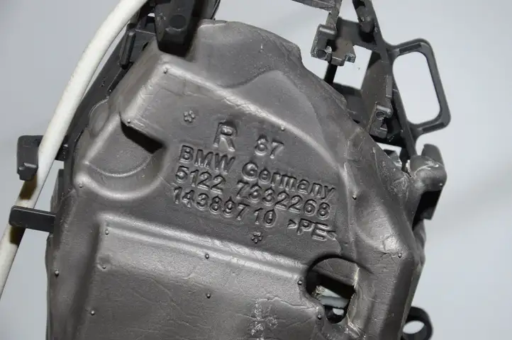 BMW 3 F30 F35 F31 (2012 - 2018) 7332268 Крепление наружной ручки задней двери — фото 5