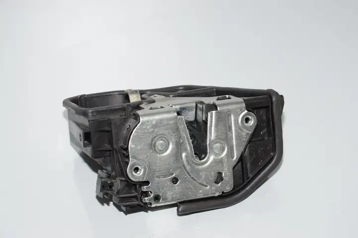 BMW 3 F30 F35 F31 (2012 - 2018) 7229460 Замок задней двери — фото 4