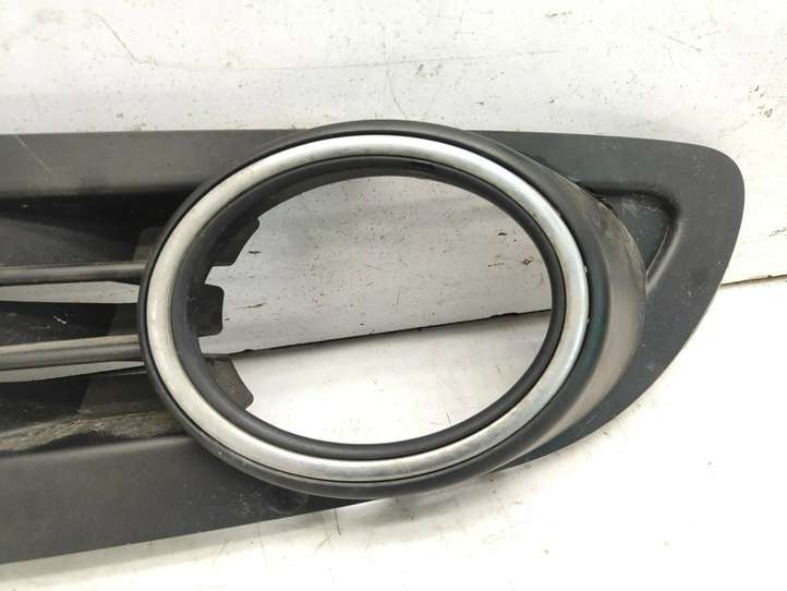 Volkswagen Golf Plus (2008 - 2014)  5M0853665K Декоративная решётка противотуманной фары