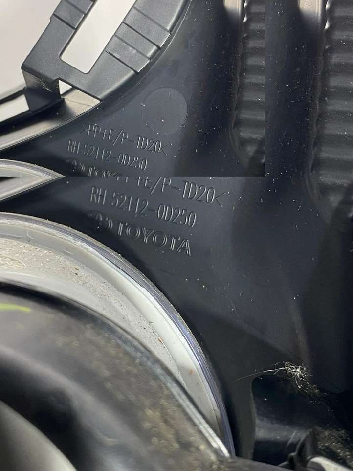 Toyota Yaris XP210 (2020 - )  521120d250 Декоративная решётка противотуманной фары