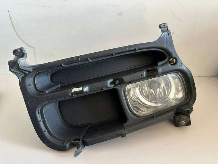 Toyota Avensis T250 (2006 - 2009)  5212705020 Декоративная решётка противотуманной фары