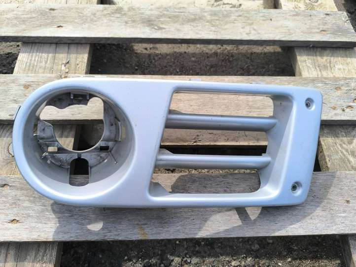 Renault Trafic II (X83) (2002 - 2014)  8200113993 Декоративная решётка противотуманной фары