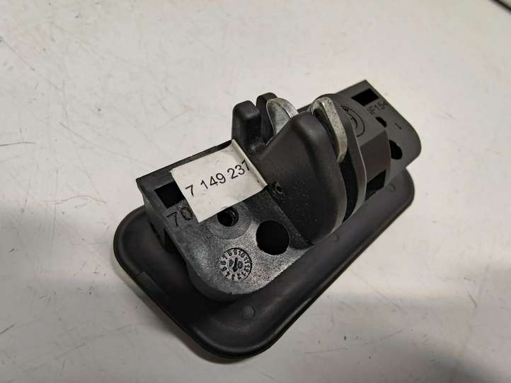 BMW Z4 E85 E86 (2002 - 2008)  7149237 Ручка ящика для вещей (бардачка)