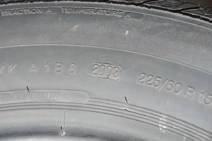BMW 5 E39 (1996 - 2003) Летние шины R15 — фото 7