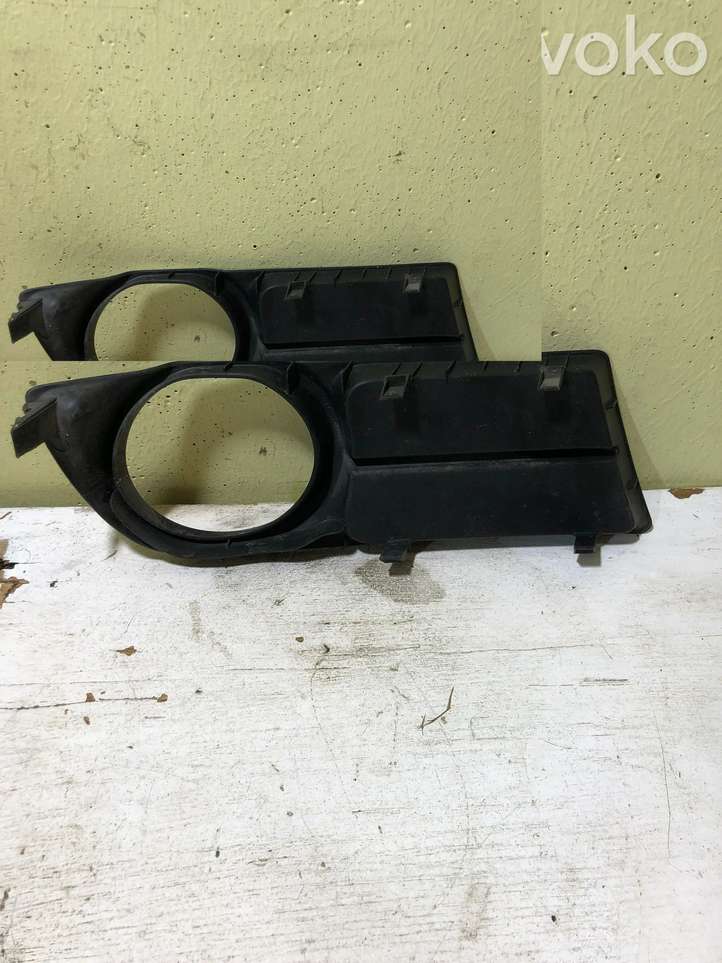 Toyota Corolla Verso E121 (2004 - 2007)  521280F020 Декоративная решётка противотуманной фары