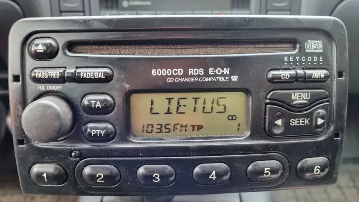 Ford Focus (1998 - 2004) 98AP18C815AC Магнитола / мультимедийная система — фото 1