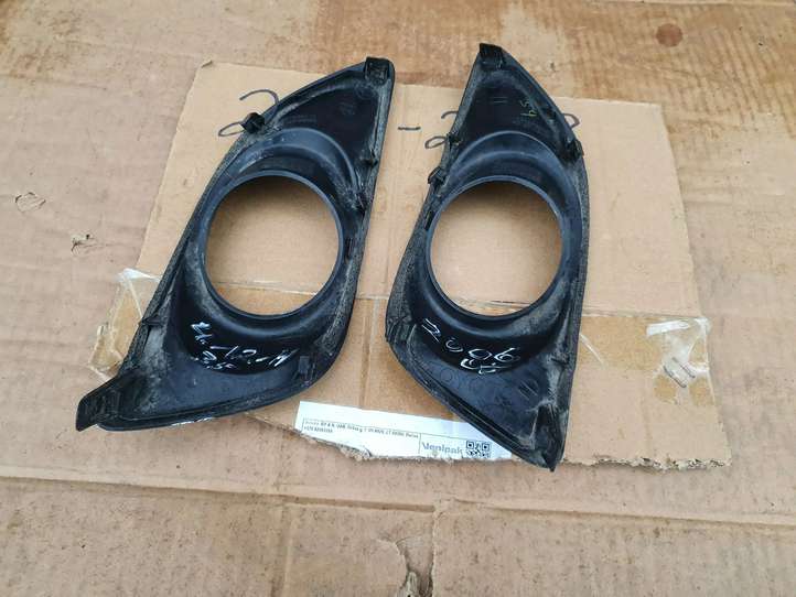 Toyota Avensis T250 (2003 - 2006)  5212705030 Декоративная решётка противотуманной фары
