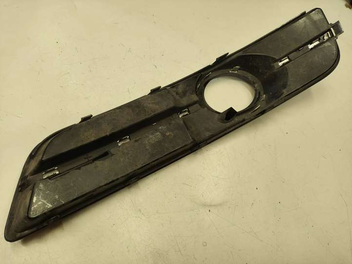 Audi A3/S3 8P (2004 - 2008)  8P0807682 Декоративная решётка противотуманной фары