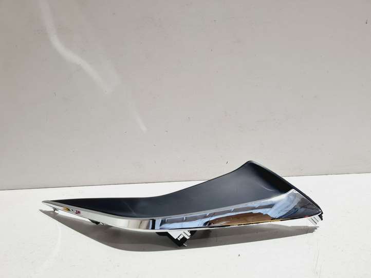 Lexus ES VII XZ10 (2020 - )  5314133150 Декоративная решётка противотуманной фары
