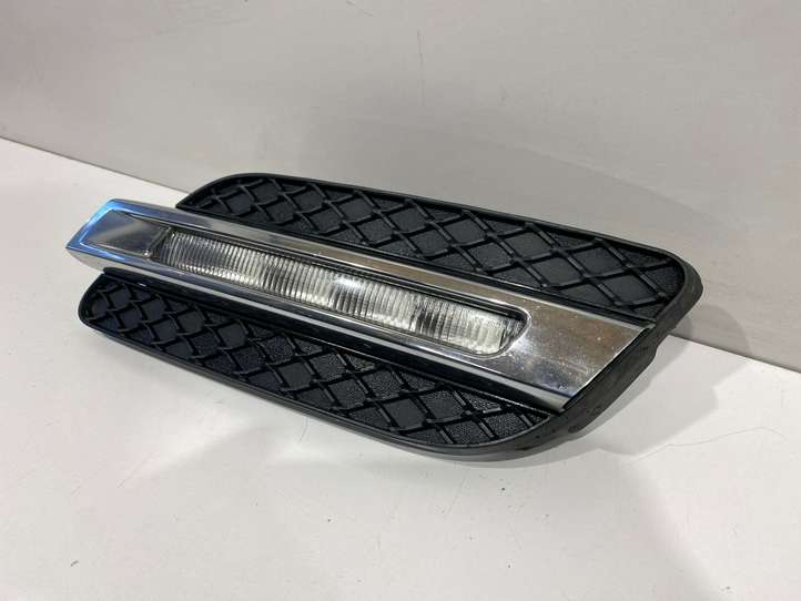 Mercedes-Benz ML W166 (2012 - 2017)  A1668200756 Декоративная решётка противотуманной фары