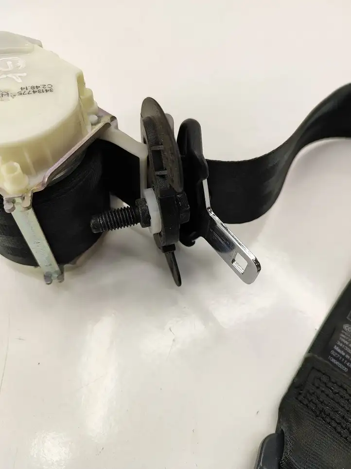 Peugeot 308 (2013 - 2021) 96777230XX Задний ремень безопасности — фото 2