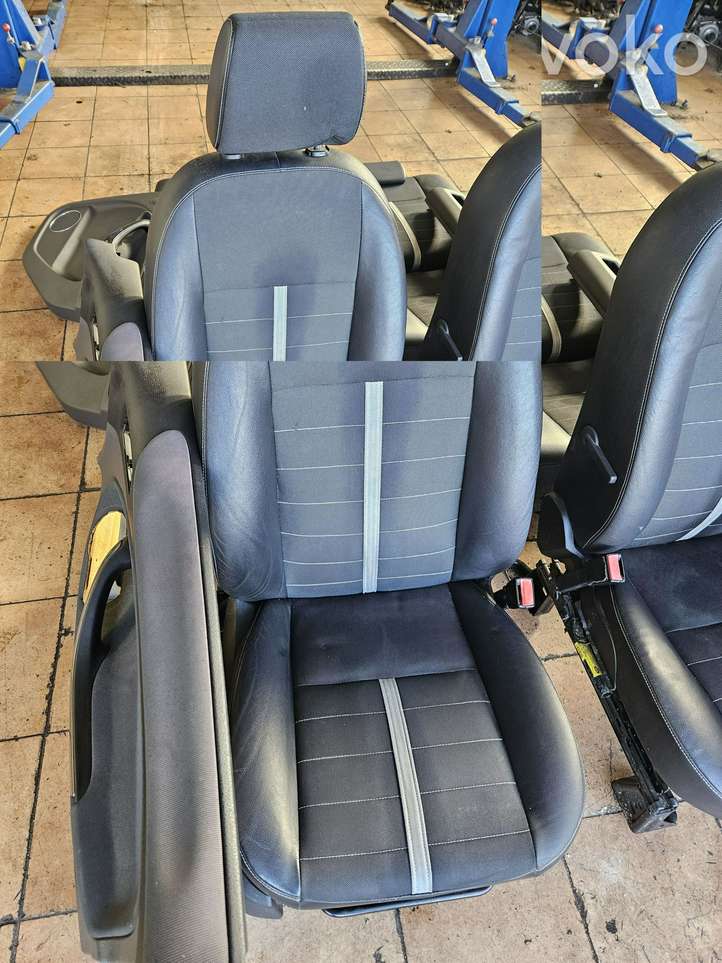 Ford Kuga I (2008 - 2012)   Комплект отделки дверей