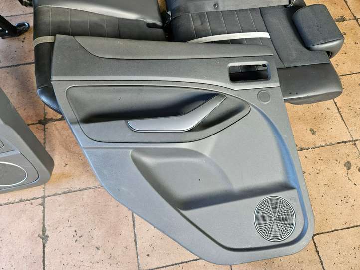 Ford Kuga I (2008 - 2012)   Комплект отделки дверей