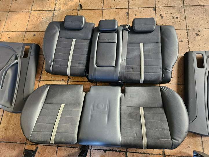 Ford Kuga I (2008 - 2012)   Комплект отделки дверей